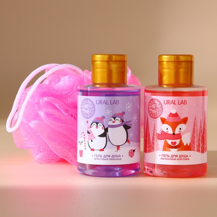 Подарочный набор косметики новогодний «Мечтай этой зимой», гели для душа 2 х 100 мл и мочалка для тела, Новый Год