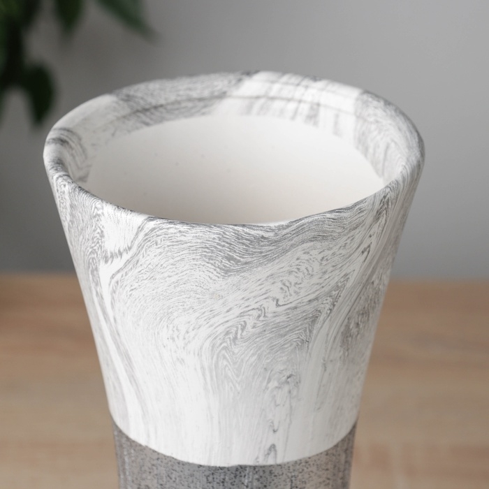 Ваза керамика настольная Ваза керамика настольная "Бригэм" талия, d-12.5см, h-29,5х11 см, бело-серый