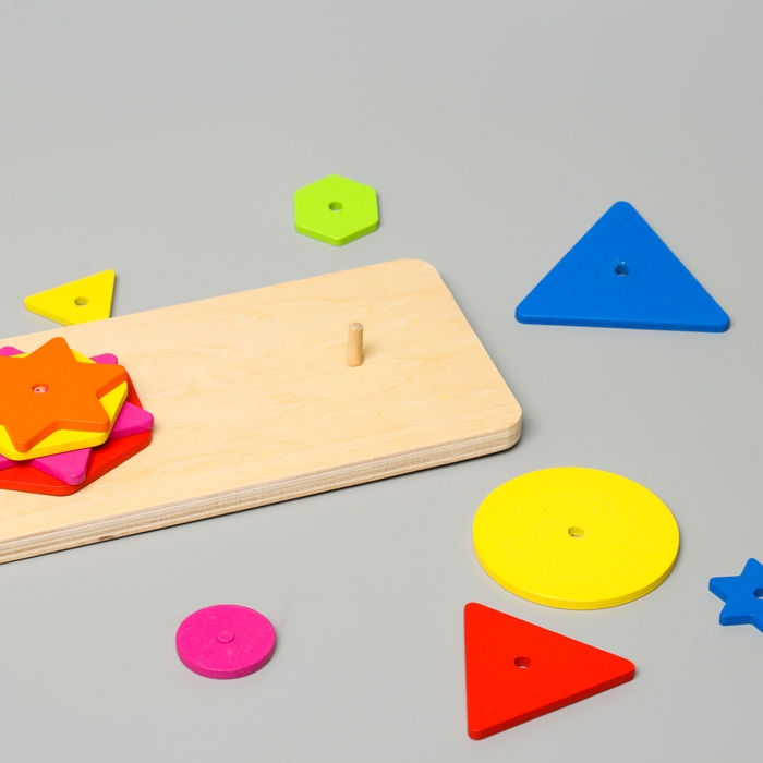 Развивающая игра  Развивающая игра "Геометрические фигуры по карточкам" 10х30х1 см