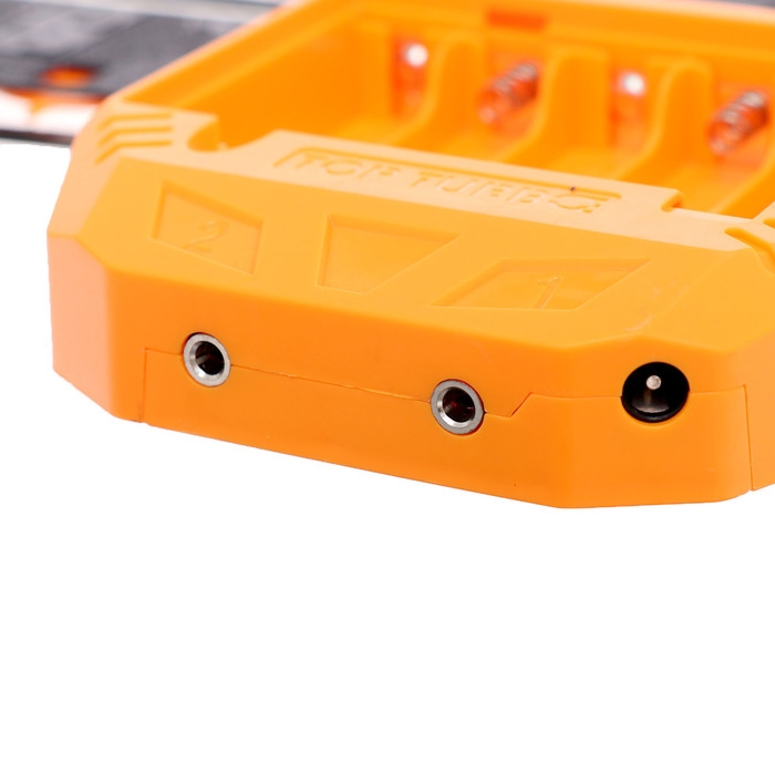 Автотрек «Турбо кросс», с 4 машинами работает от сети, длина трека 8,38 м. Автотрек «Турбо кросс», с 4 машинами работает от сети, длина трека 8,38 м.