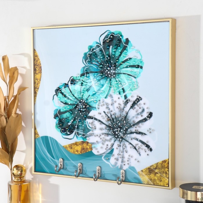 Ключница пластик, МДФ 4 крючка Ключница пластик, МДФ 4 крючка "Хризантемы" стразы, золото 29х1,8х29 см