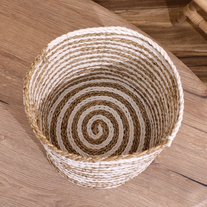 Корзина плетёная с крышкой 27х27х35 см Корзина плетёная с крышкой 27х27х35 см