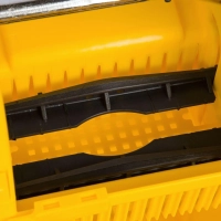 Тележка уборочная с отжимным прессом 45,5x37x97см 31л AF08088