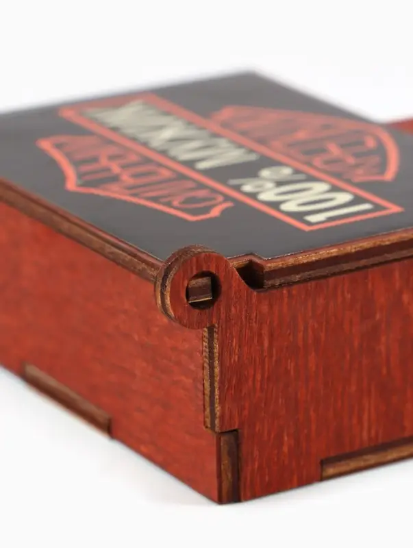 Коробка подарочная деревянная &laquo;100% мужик&raquo; 8.5&times;6&times;3.5 см