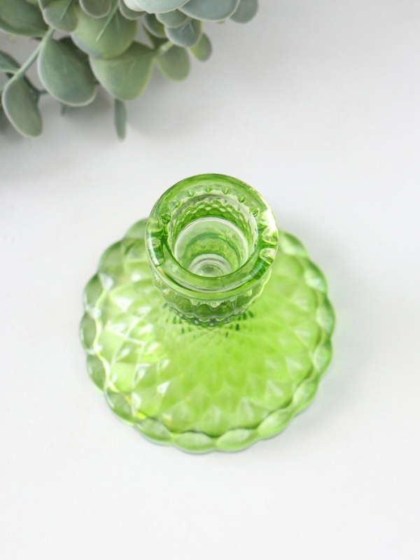 Подсвечник стекло на 1 свечу "Женева" d-2,2 см зелёный 10,5х7,7х7,7 см