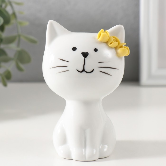 Сувенир керамика Сувенир керамика "Котик белый с жёлтыми цветочками на ушке, сидит" 7,2х6,5х10,3 см