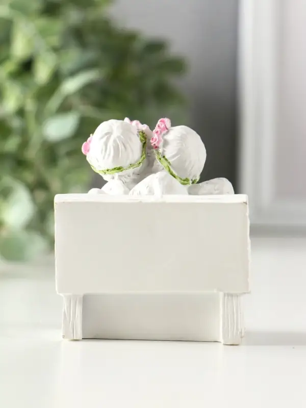 Фигурка &laquo;2 ангелочка в розовом веночке на скамейке&raquo;, 8&times;7&times;5 см, МИКС