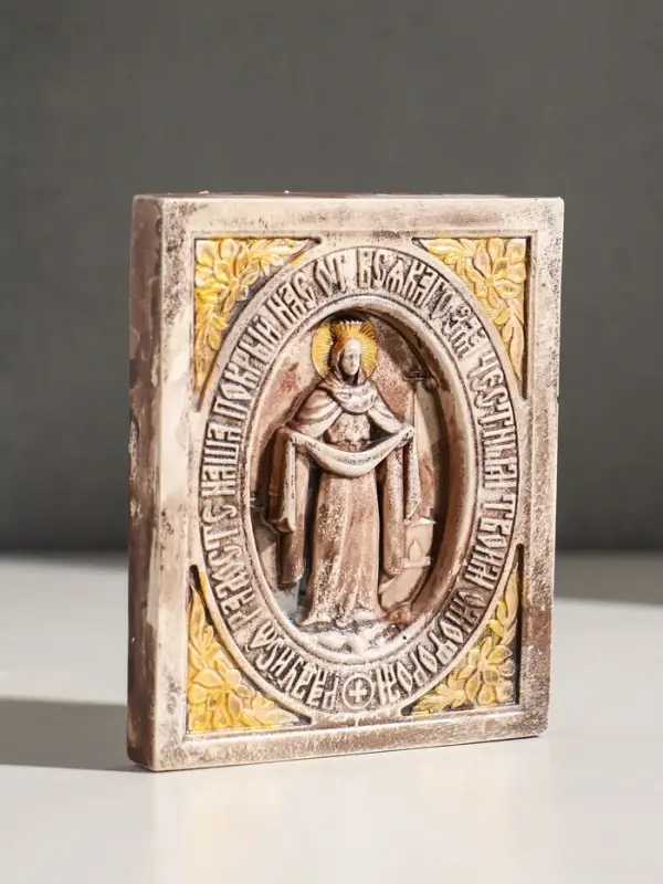 Икона с подвесом Икона с подвесом "Покров Пресвятой Богородицы" размер 12х10х3 см, гипс, роспись