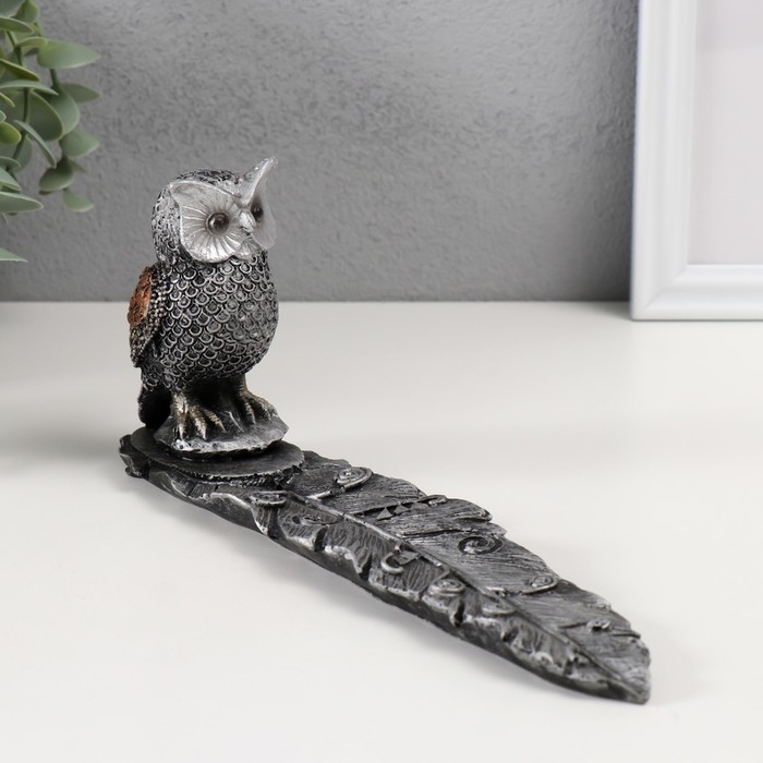 Сувенир полистоун с подставкой под благовония Сувенир полистоун с подставкой под благовония "Филин на пёрышке" 5х24х10 см