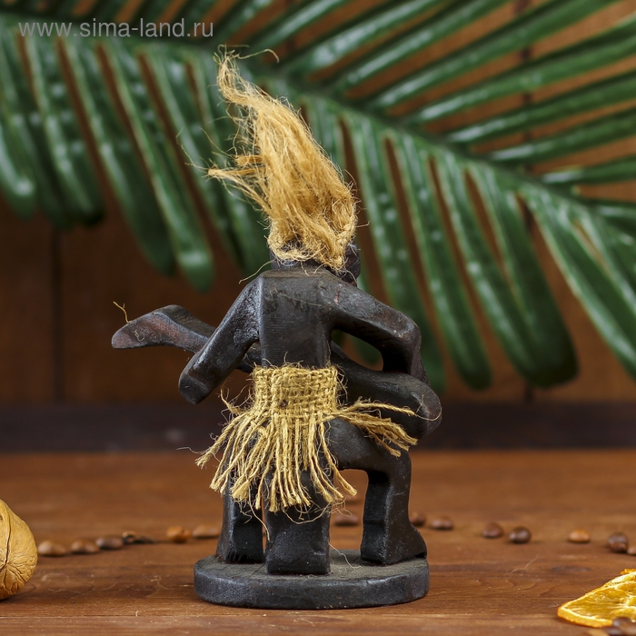 Сувенир дерево "Абориген-гитарист" 15 см