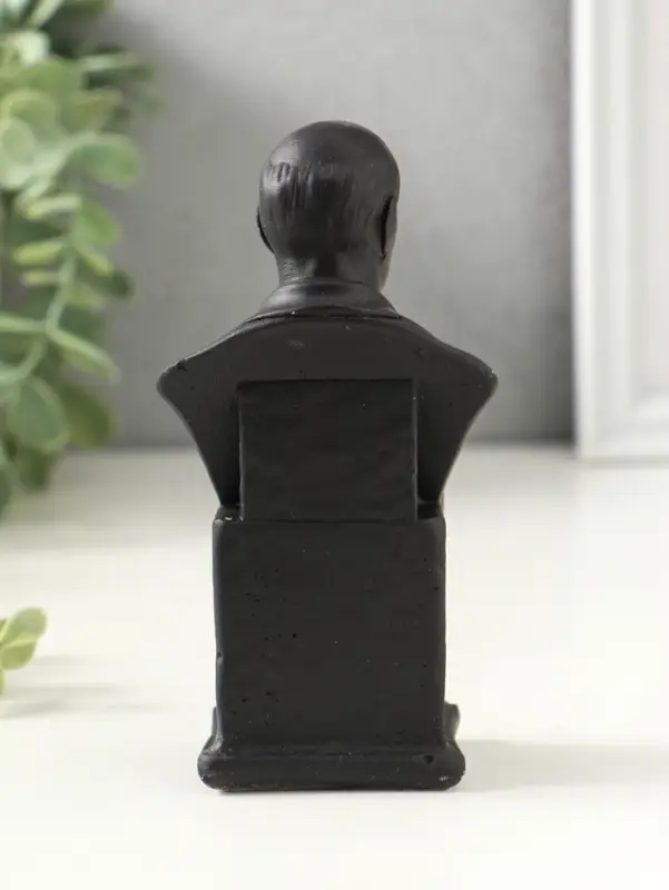 Бюст Ленина, 12х6х4.5см, графит Бюст Ленина, 12х6х4.5см, графит