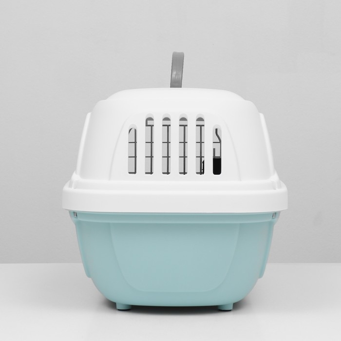 Переноска для животных пластиковая с металлической дверью 47х32,5х30 см, вес до 9 кг, голубая   9343