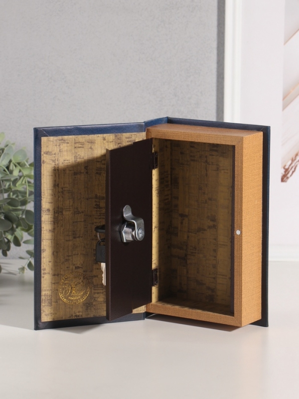 Сейф-книга дерево кожзам "А.С. Пушкин. Капитанская дочка" тиснение 21х13х5 см