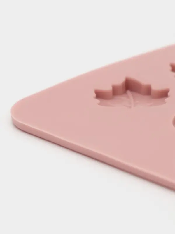 Форма для конфет и шоколада Доляна &laquo;Листики&raquo;, силикон, 21.2&times;11.5 см, 24 ячейки, розовая