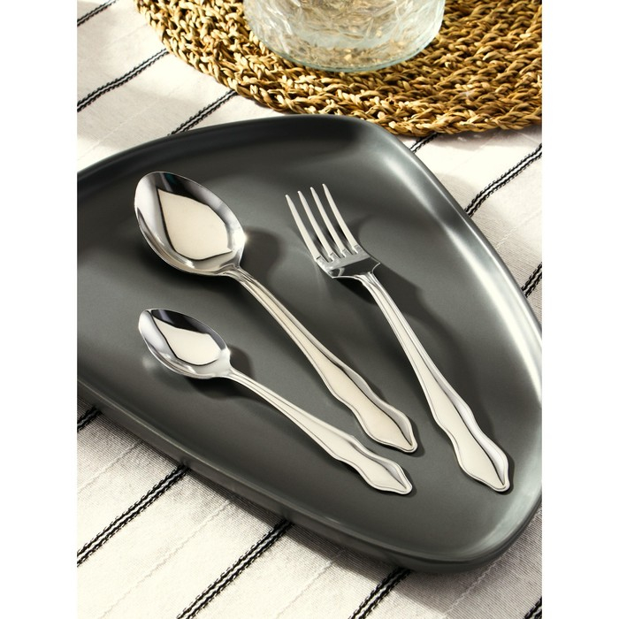 Набор столовых приборов «Новинка-1», 18 предметов, толщина 1 мм, картонная коробка, цвет серебряный Набор столовых приборов «Новинка-1», 18 предметов, толщина 1 мм, картонная коробка, цвет серебряный