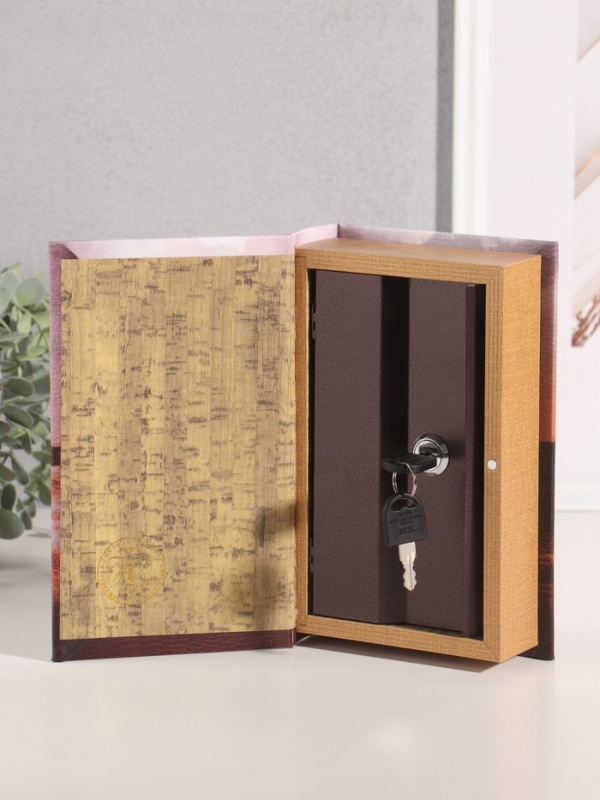 Сейф-книга дерево кожзам Сейф-книга дерево кожзам "Семейные ценности" 21х13х5 см