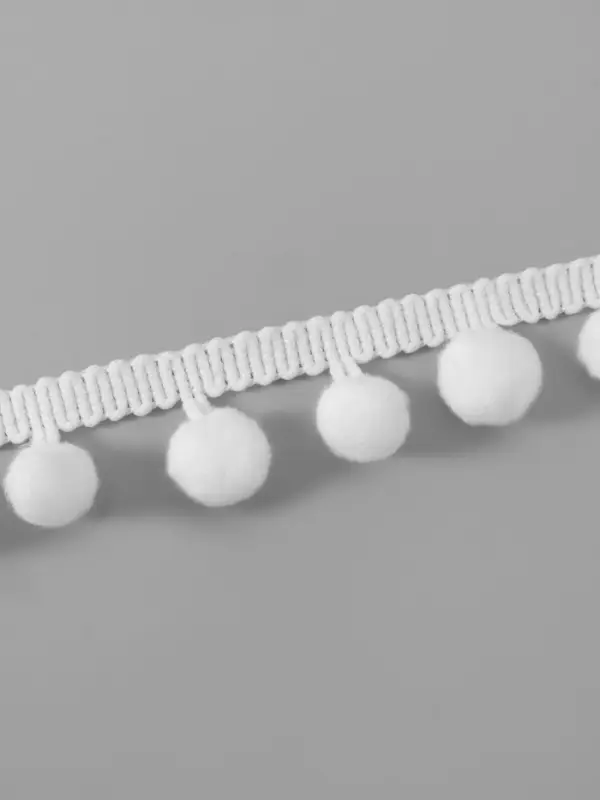 Тесьма декоративная с помпонами, 25&plusmn;5 мм, 8&plusmn;0.5 м, белая