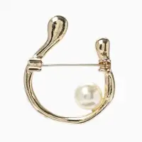 Брошь &laquo;Подкова&raquo;, с бусиной №10, цвет белый в золоте