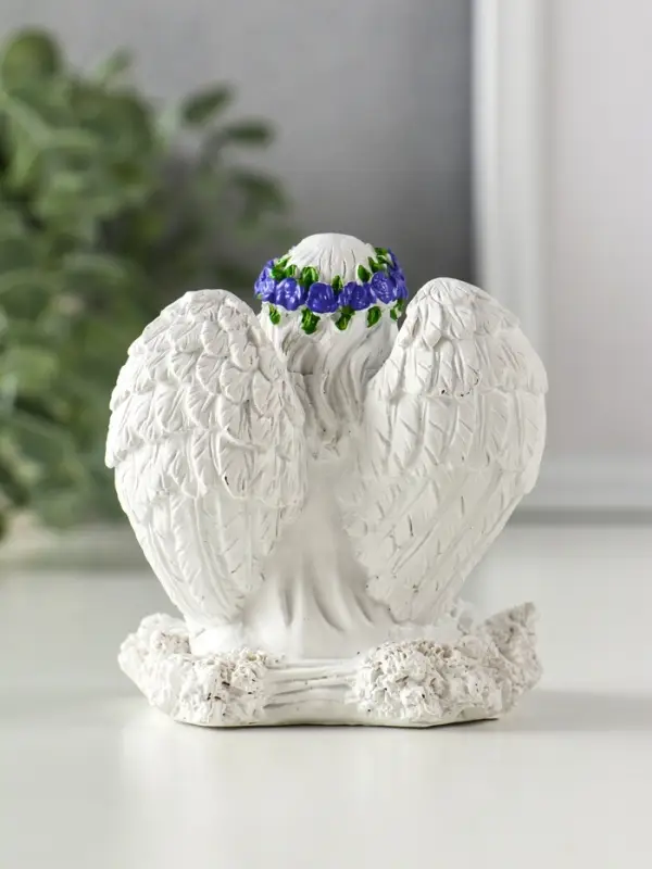 Сувенир полистоун Сувенир полистоун "Девочка-ангел с венком из лаванды" белый с фиолетовым 8х6х8,5 см