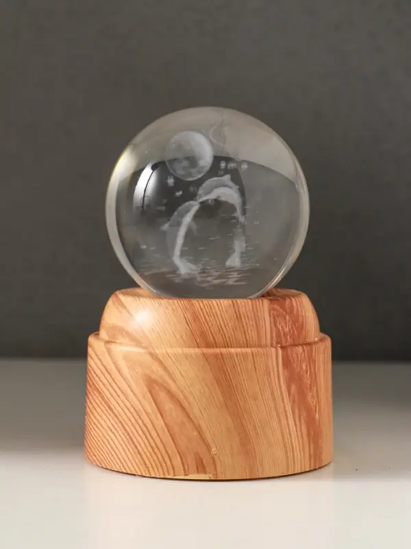 Сувенир стекло свет Сувенир стекло свет "Шар. Дельфины под луной" 6хLED шар d=6 см, крутится, USB 7х7х10 см