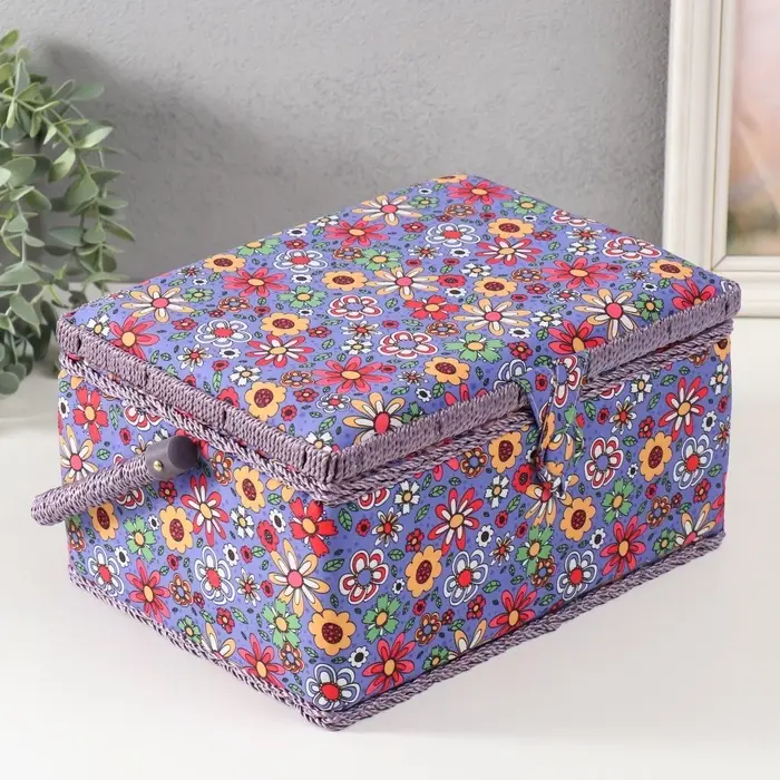 Шкатулка для рукоделия и шитья &laquo;Нарисованные цветы на синем&raquo;, хранение ниток, иголок, мелочи, 19&times;26&times;14.5 см