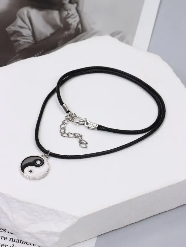 Кулон на шнурке &laquo;Инь-ян&raquo;, чёрно-белый в серебре, 45 см