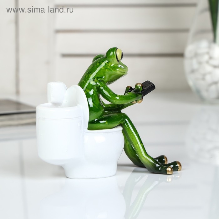 Сувенир полистоун лак  Сувенир полистоун лак "Лягушонок на унитазе с телефоном" 12,5х8х11 см