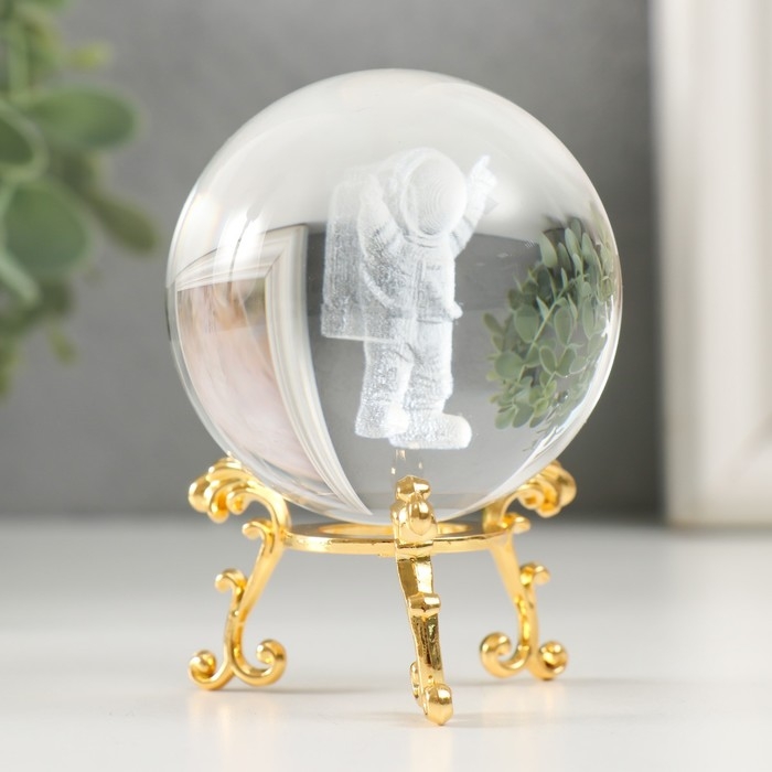 Сувенир стекло  Сувенир стекло "Космонавт" d=6 см ажурная подставка 6х6х8,1 см