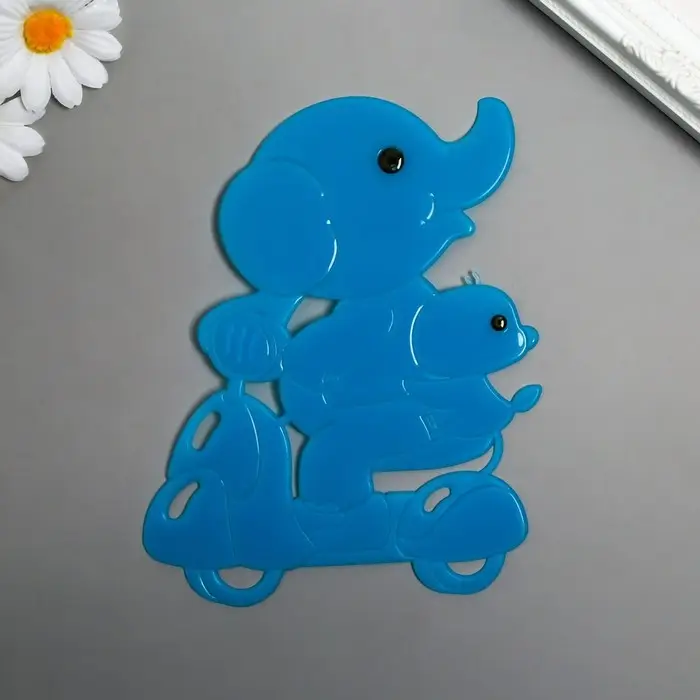 Наклейка фосфорная "Слонята на мопеде" с клеевыми подушечками набор 2 шт МИКС 29,5х25 см