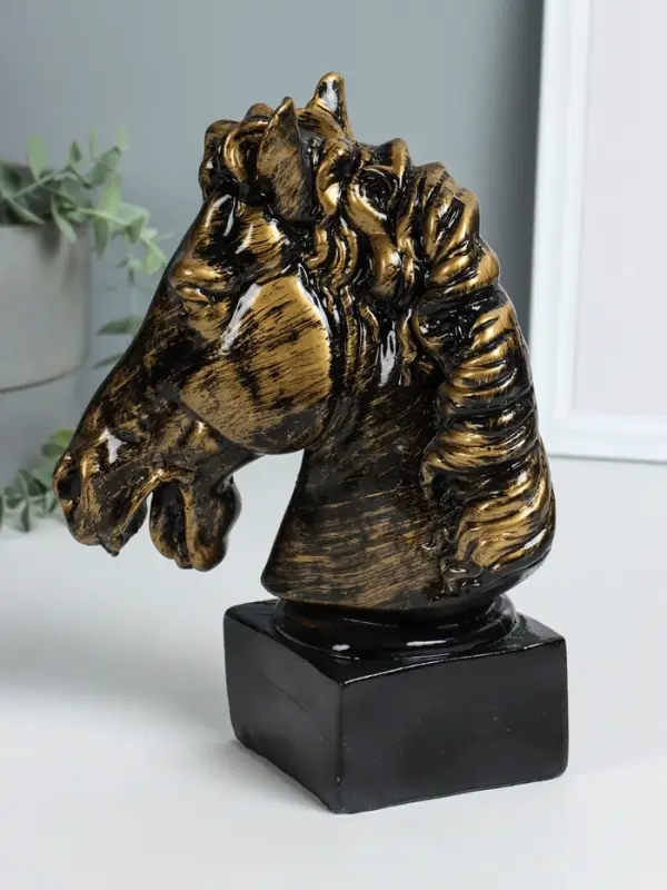 Копилка "Голова коня "  высота 25 см, античный