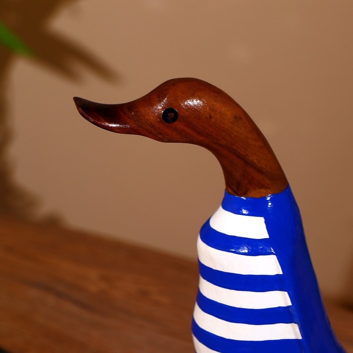 Сувенир "Утка в тельняшке " дерево 25 см