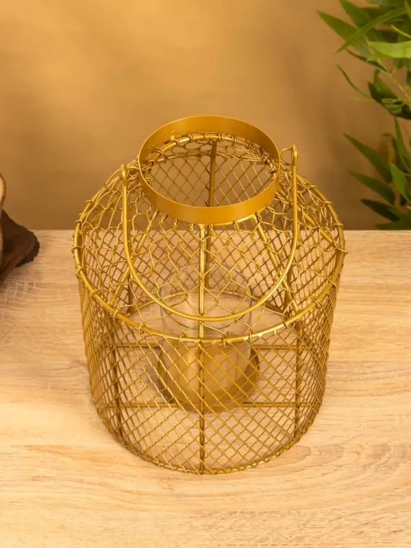 Подсвечник фонарь со стеклянной колбой 20х20х26 см, d 10 см, металл, цв. золото Подсвечник фонарь со стеклянной колбой 20х20х26 см, d 10 см, металл, цв. золото