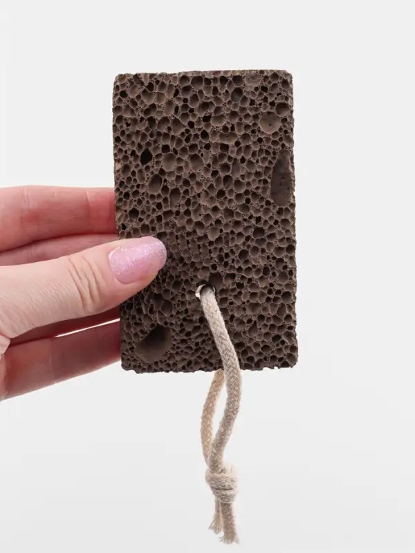 Натуральная пемза для педикюра, с подвесом, 10×6 см, в пакете, коричневый