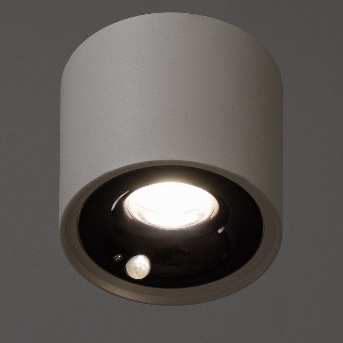 Светильник Светильник "Аура" LED 7Вт 4000К датчик освещенности Ra92 белый 9х9х8см BayerLux