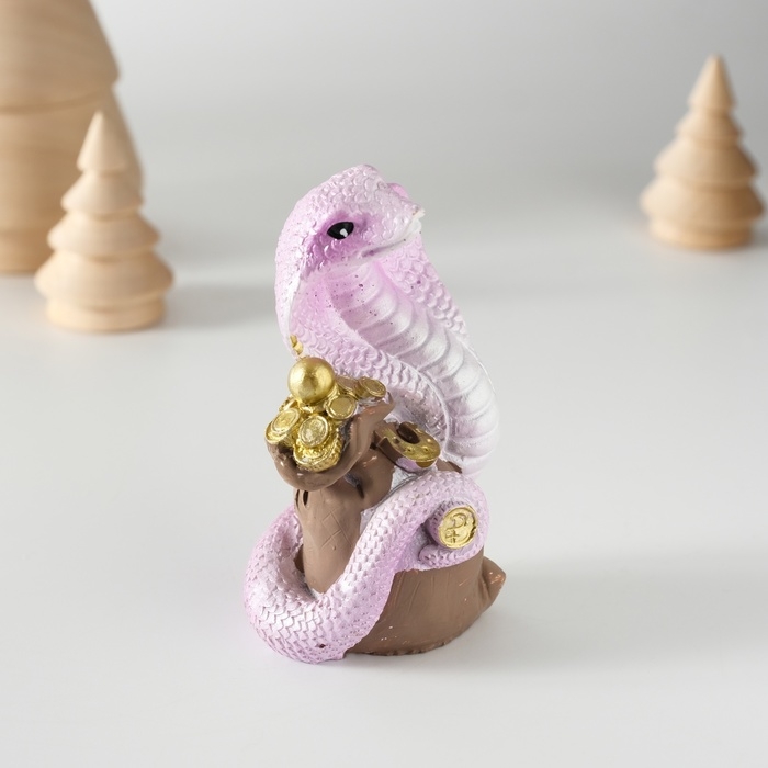 Сувенир полистоун Сувенир полистоун "Сиреневая кобра с мешком монет" 4х4х8 см