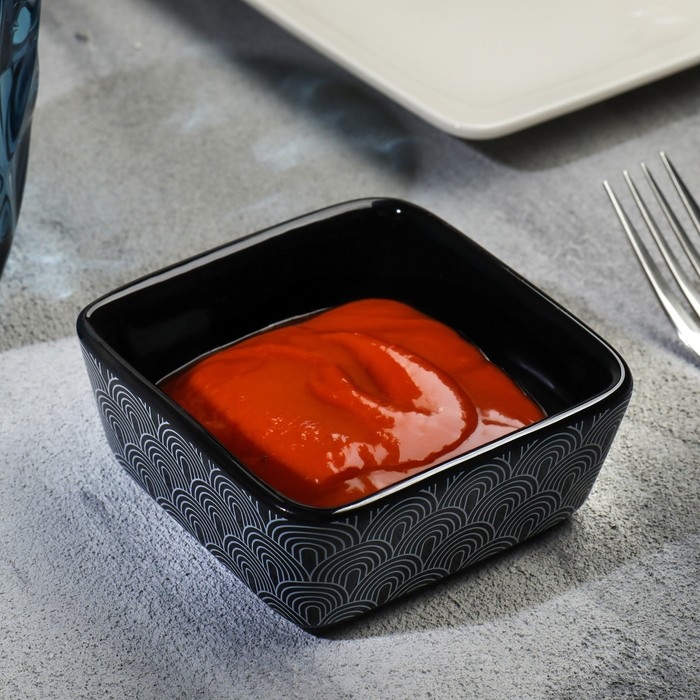 Соусник керамический «Орнамент», 8.5 х 8.5 х 3.5 см, цвет чёрный Соусник керамический «Орнамент», 8.5 х 8.5 х 3.5 см, цвет чёрный