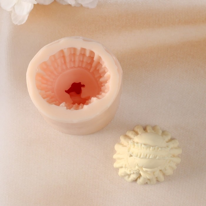 Молд силиконовый Молд силиконовый "Девочка с мишкой" 5х4х8,5 см