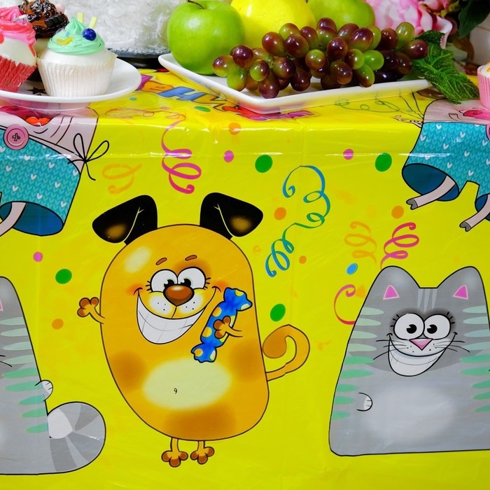 Скатерть одноразовая &laquo;С днём рождения&raquo;, животные, 180х137 см