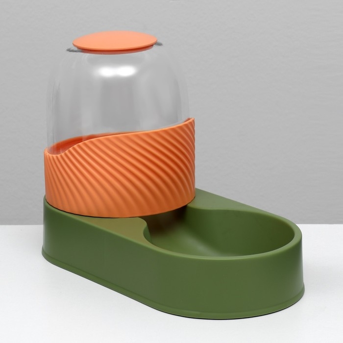 Автокормушка для животных 2,5 л, зелено-оранжевый Автокормушка для животных 2,5 л, зелено-оранжевый