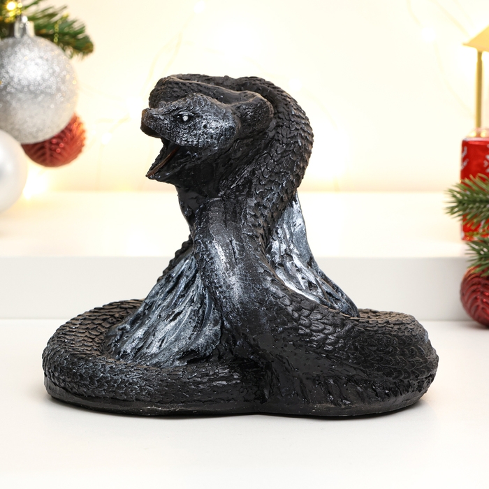 Фигура Фигура "Змея с травой" черная 18х16х15см