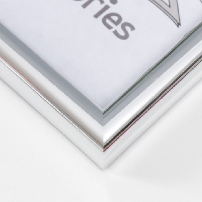 Фоторамка пластик 13х18 см серебро (112) Фоторамка пластик 13х18 см серебро (112)