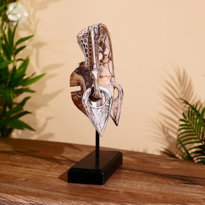 Маска Маска "Хануман" на подставке, албезия 30 см