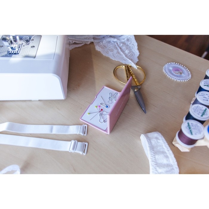 Игольница магнитная, 11 × 6,5 см, цвет светло-розовый Игольница магнитная, 11 × 6,5 см, цвет светло-розовый