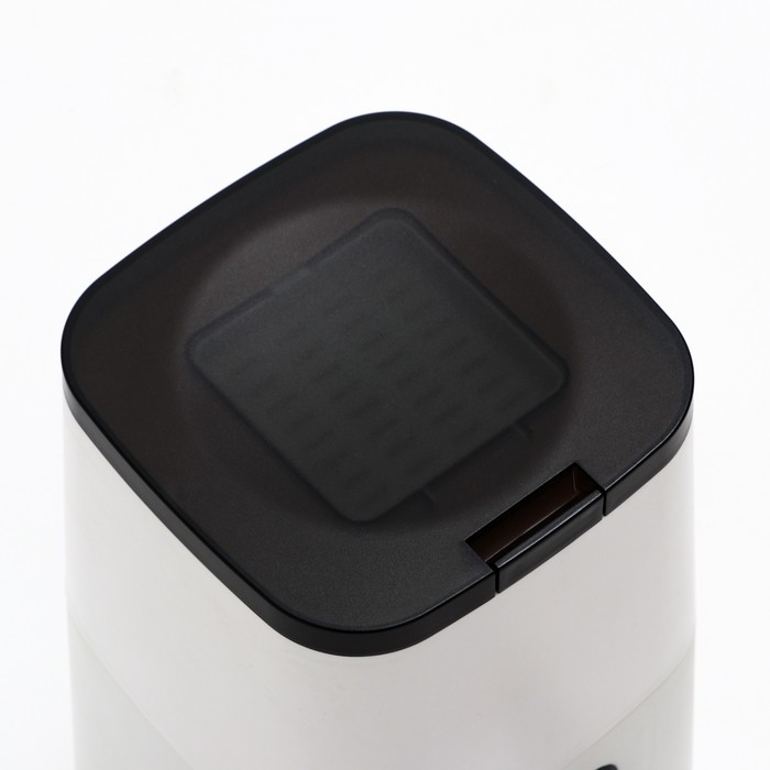 Умная автокормушка, контейнер 4 л, 2 кг сухого корма, с Wi-Fi, функция записи голоса Умная автокормушка, контейнер 4 л, 2 кг сухого корма, с Wi-Fi, функция записи голоса