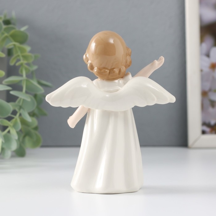 Сувенир керамика  Сувенир керамика "Девочка-ангел в белом платье с протянутой ручкой" 9х5х11,5 см
