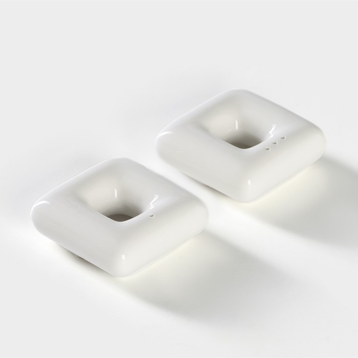 Набор фарфоровый для специй на бамбуковой подставке BellaTenero, 3 предмета: солонка 60 мл, перечница 60 мл, подставка, цвет белый Набор фарфоровый для специй на бамбуковой подставке BellaTenero, 3 предмета: солонка 60 мл, перечница 60 мл, подставка, цвет белый