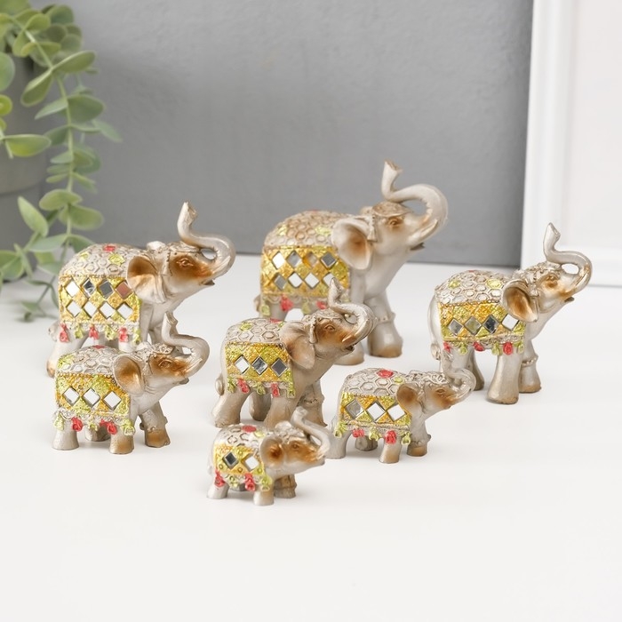 Сувенир полистоун зеркальные вставки (набор 7 шт) Сувенир полистоун зеркальные вставки (набор 7 шт) "Стадо слонов"11, 10, 8,5, 8, 7, 6,3;5,3см