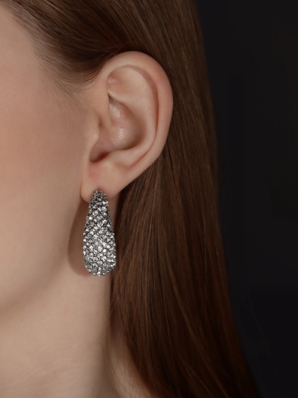 Серьги со стразами «Блеск» кольца, белые в серебре Серьги со стразами «Блеск» кольца, белые в серебре