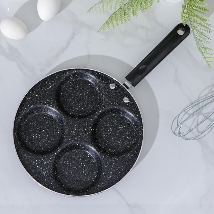 Сковорода для оладий «Квартет», 41×24×2,5 см, пластиковая ручка, цвет чёрный Сковорода для оладий «Квартет», 41×24×2,5 см, пластиковая ручка, цвет чёрный