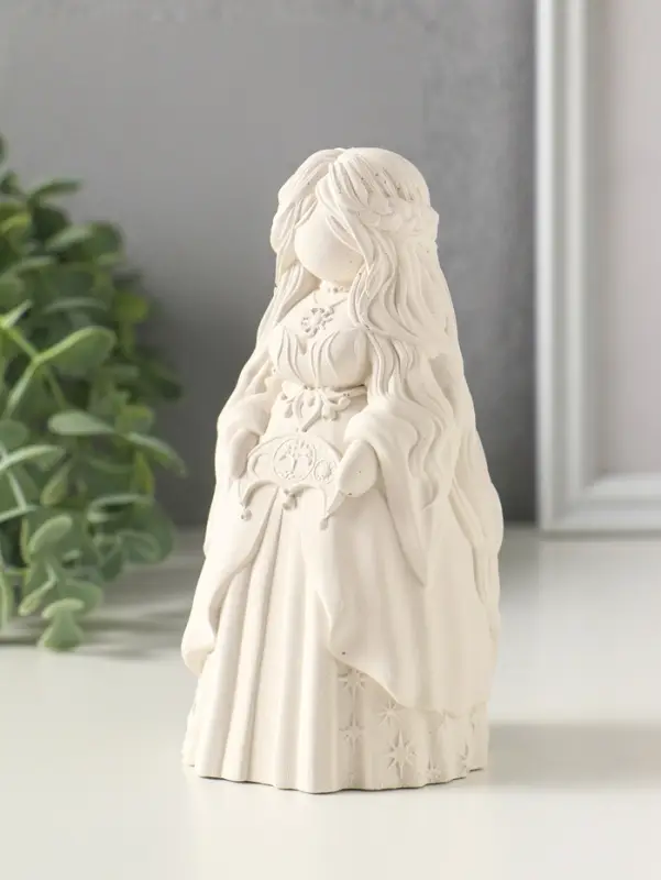 Фигурка гипс &laquo;Берегиня Лунница&raquo;, 13.5&times;7 см